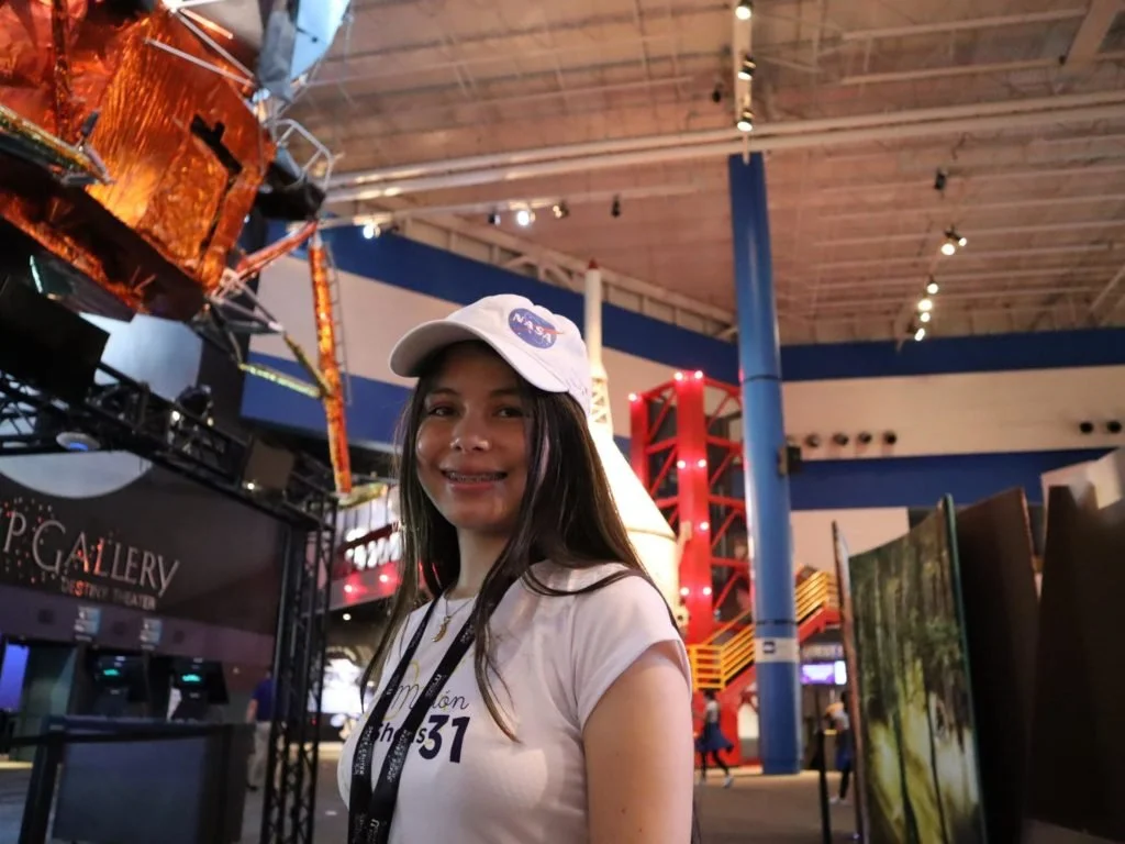 Ingrid Yuliana Guachetá, joven colombiana que superó la violencia para cumplir su sueño de viajar a la NASA con el programa Ella es Astronauta