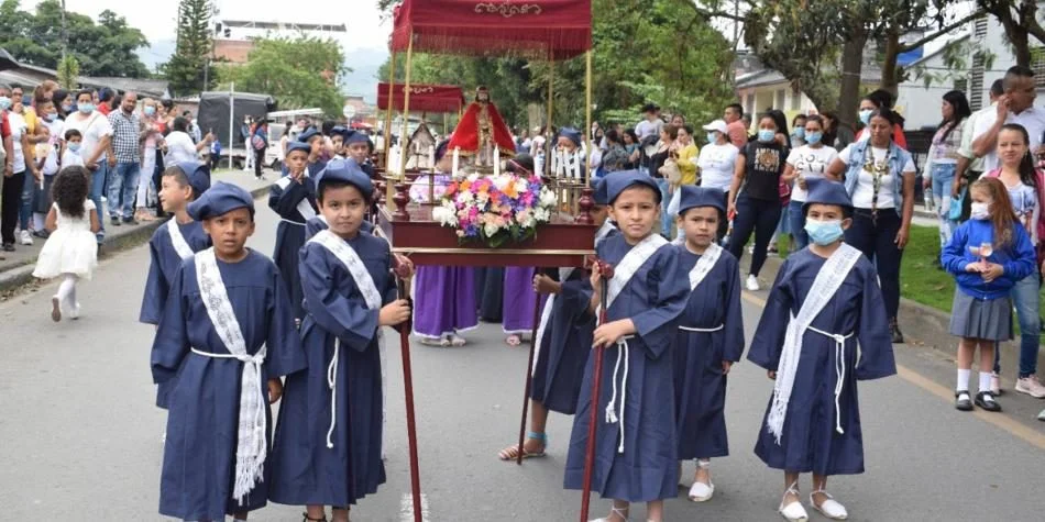 pascua-ninos-mompox-semana-santica-tradicion-religiosa